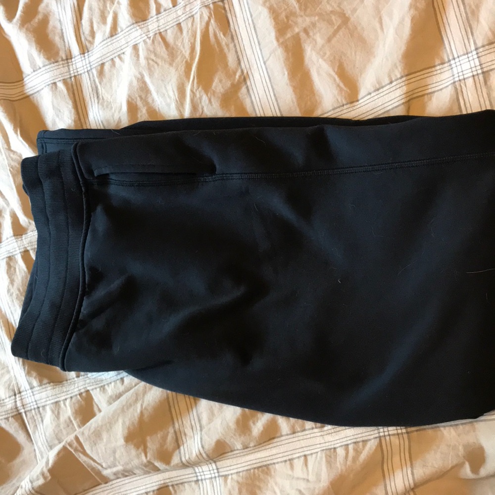 Black underarmour sweatpants